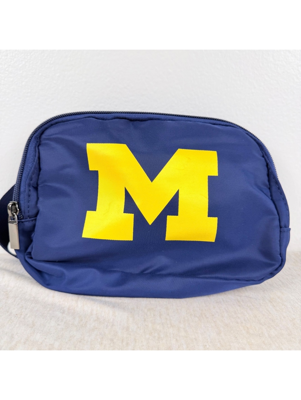 Michigan Wolverines AeroLOFT Belt Bag Fanny Pack Crossbody Navy Block M
